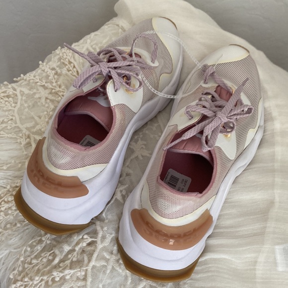 Sorel Kinetic RNEGD Float Shoes - Woman Size 6.5 Color Chalk Pink - Picture 5 of 8